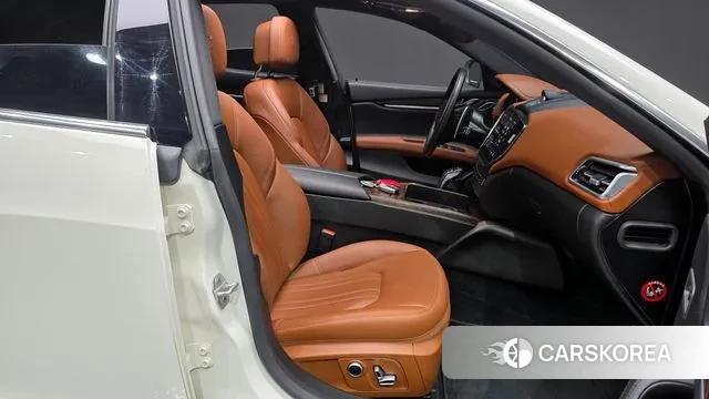 Maserati Ghibli 2022 Белый из Кореи, фото 2