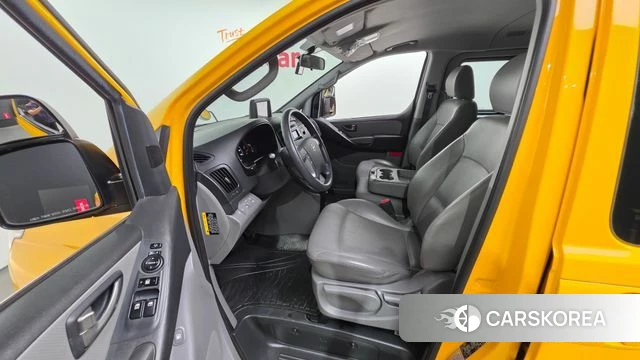 Hyundai The New Grand Starex 2018 Желтый из Кореи, фото 2