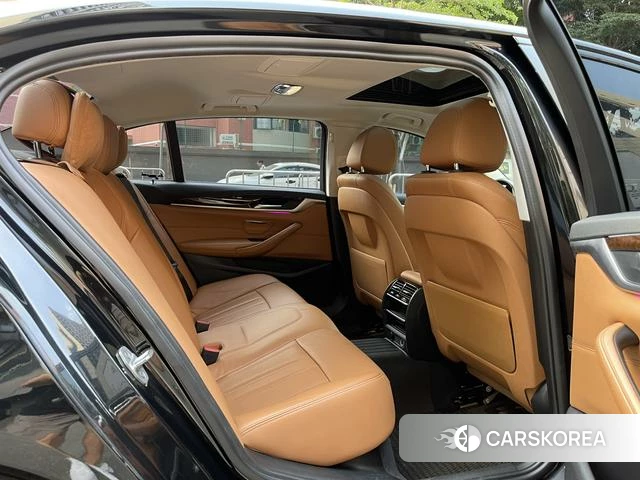 BMW 5 series 2018 Черный из Китая, фото 2