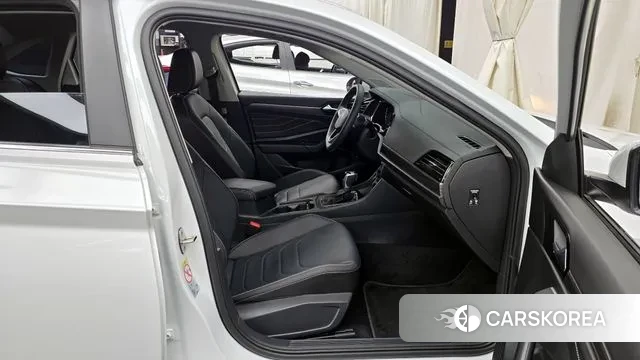 Volkswagen 7th Generation of Jetta 2022 Белый из Кореи, фото 2