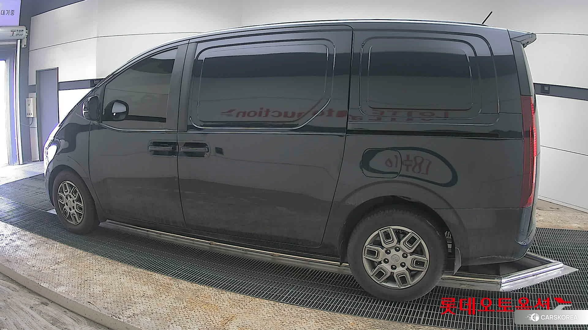 Hyundai Staria 2023 Другое из Кореи, фото 2