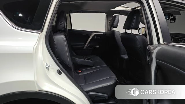 Toyota RAV4 2018 Белый из Кореи, фото 2