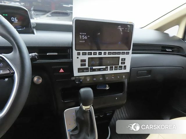 Hyundai Staria 2023 Серебряный из Кореи, фото 2