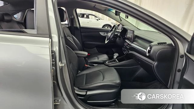 Kia The New K3 2nd generation 2022 Серебристо-серый из Кореи, фото 2