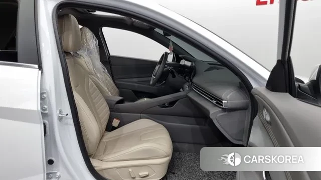 Hyundai The New Avante (CN7) 2024 Белый из Кореи, фото 2