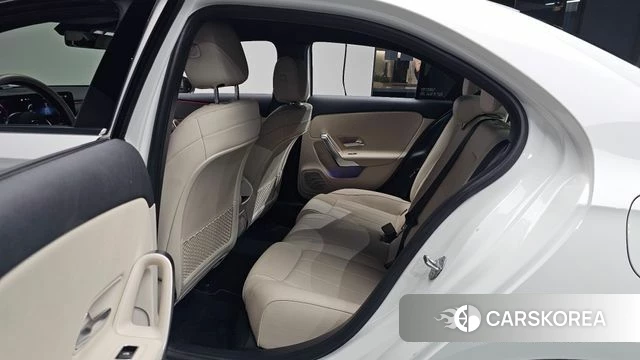 Mercedes-Benz A-Class W177 2021 Белый из Кореи, фото 2
