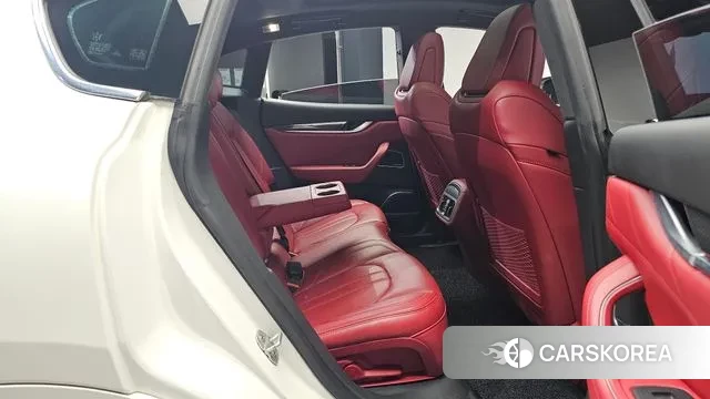 Maserati Levante 2019 Белый из Кореи, фото 2