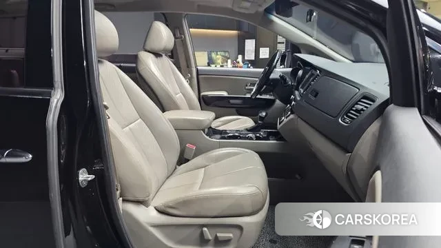 Kia The New Carnival 2018 Черный из Кореи, фото 2