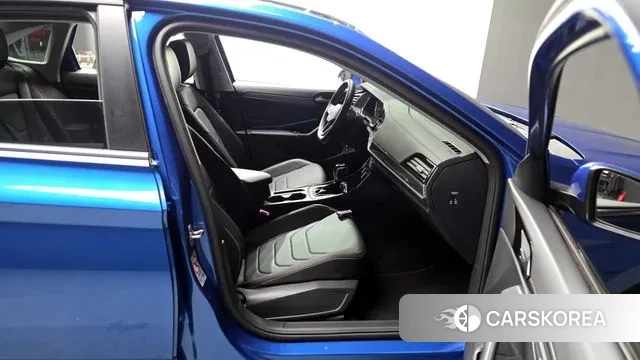 Volkswagen 7th Generation of Jetta 2023 Синий из Кореи, фото 2