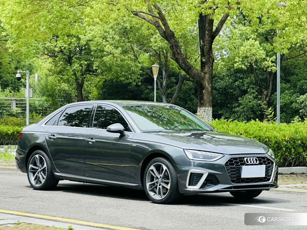Audi A4L 2020 Темно-серый из Китая, фото 2