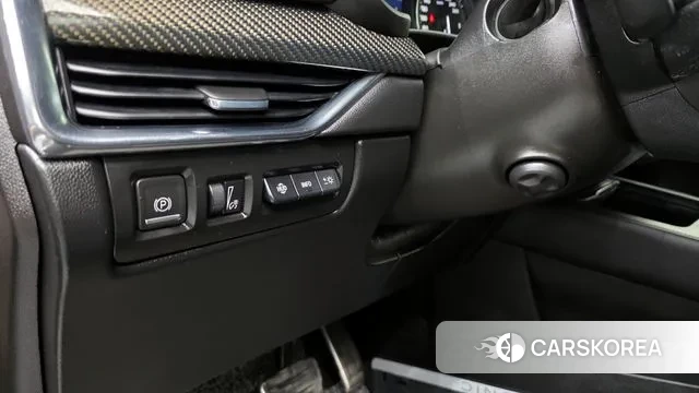 Cadillac XT4 2023 Песочный из Кореи, фото 2