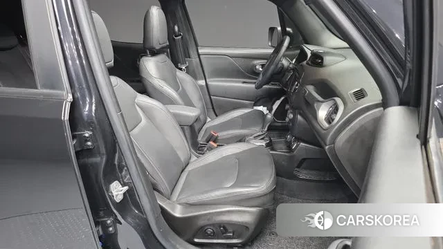 Jeep Renegade 2021 Черный из Кореи, фото 2