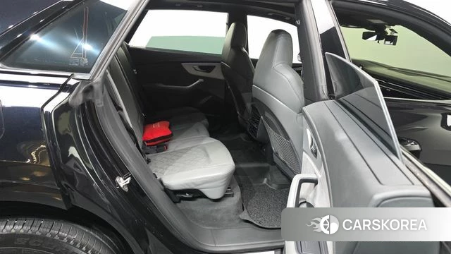 Audi Q8 (4M) 2021 Черный из Кореи, фото 2