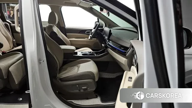 Kia The New Carnival 4th Generation 2025 Белый из Кореи, фото 2