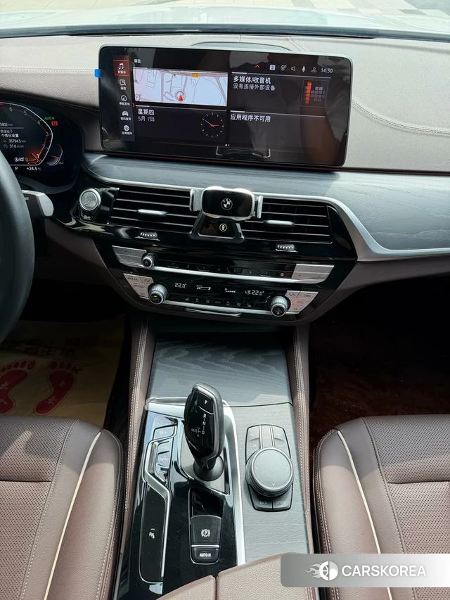 BMW 5 series 2023 Белый из Китая, фото 2