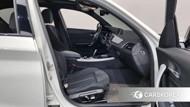 BMW 1 Series (F20) 2018 Белый из Кореи, фото 2