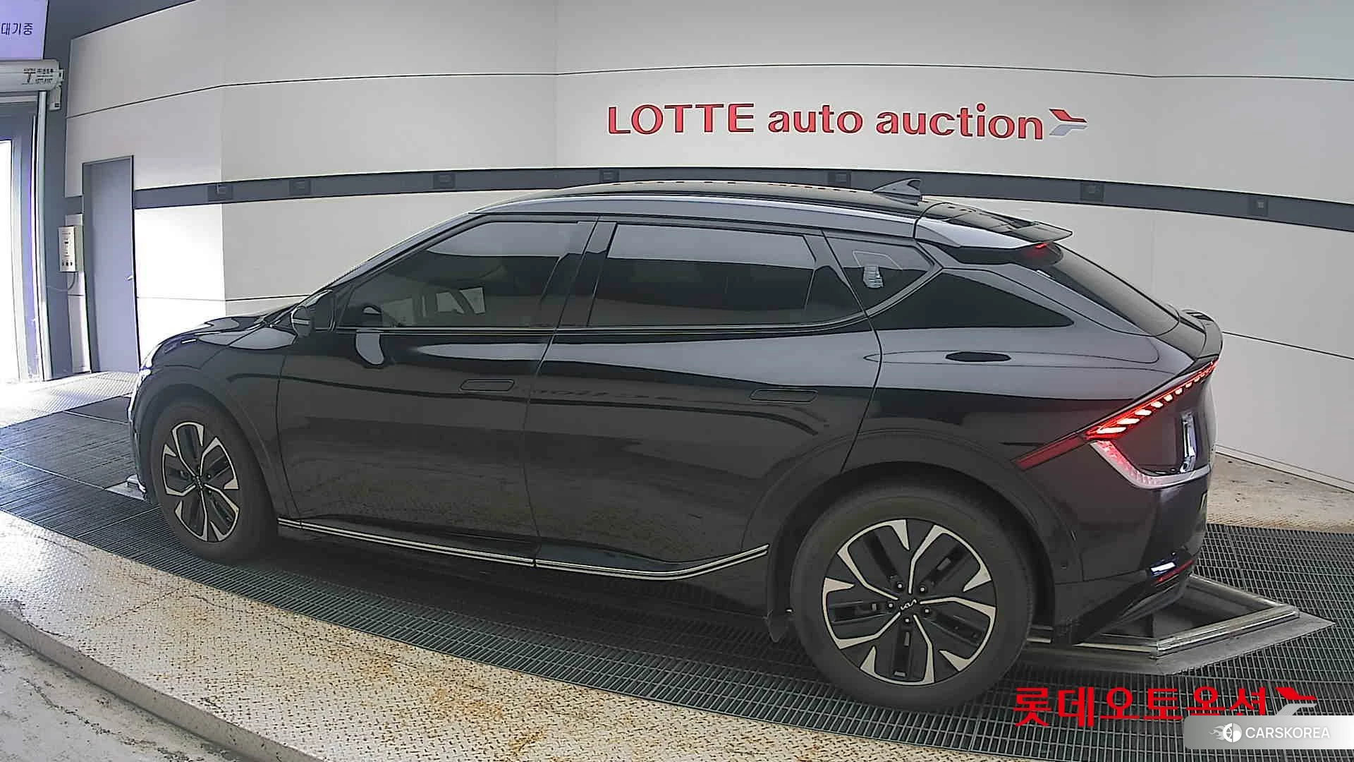 Kia EV6 2023 Aurora Black Pearl из Кореи, фото 2