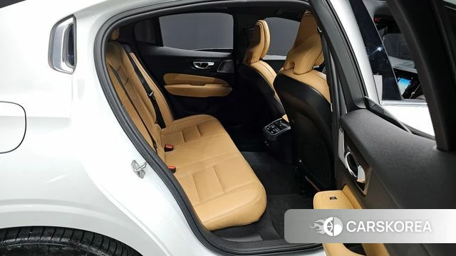 Volvo S60 3rd generation 2020 Белый из Кореи, фото 2