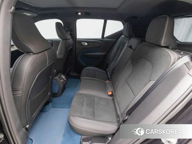 Volvo XC40 Richards 2024 Черный из Кореи, фото 2