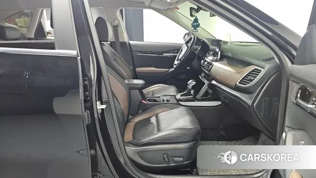 Kia Seltos 2021 Черный из Кореи, фото 2