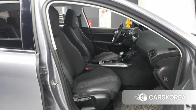 Peugeot 308SW Second generation 2018 Серебристо-серый из Кореи, фото 2