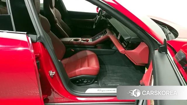 Porsche Taycan 2021 Красный из Кореи, фото 2
