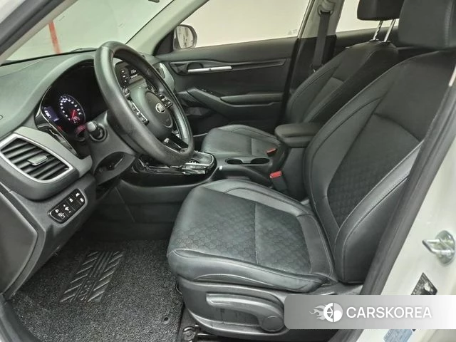 Kia Seltos 2021 Белый из Кореи, фото 2