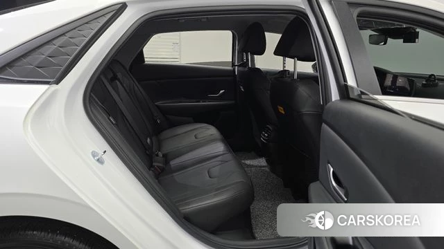 Hyundai The New Avante Hybrid (CN7) 2025 Белый из Кореи, фото 2