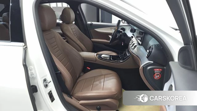 Mercedes-Benz E-Class W213 2020 Белый из Кореи, фото 2
