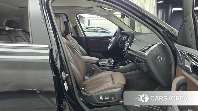 BMW X3 (G01) 2022 Черный из Кореи, фото 2