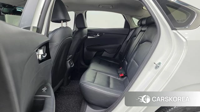 Kia The New K3 2nd generation 2022 Белый из Кореи, фото 2