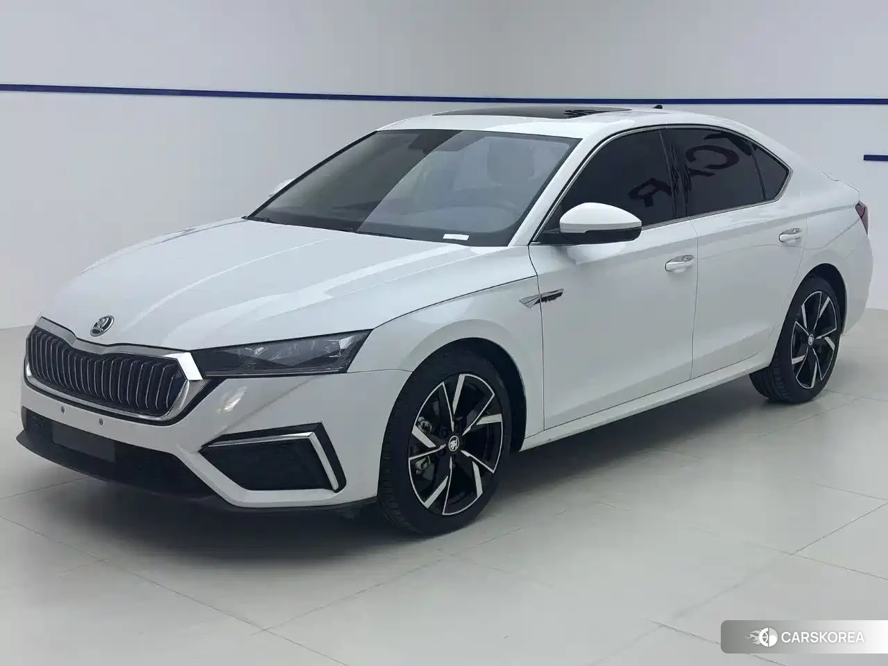 Skoda Octavia 2023 Белый из Китая, фото 2