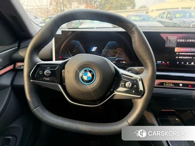 BMW i5 2025 Черный из Китая, фото 2