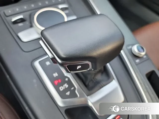 Audi A4 (B9) 2018 Серый из Кореи, фото 2