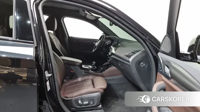 BMW X4 (G02) 2023 Черный из Кореи, фото 2