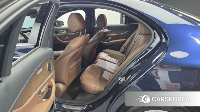 Mercedes-Benz E-Class W213 2022 Синий из Кореи, фото 2