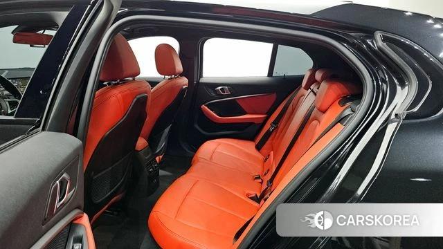 BMW 1 Series (F40) 2021 Черный из Кореи, фото 2