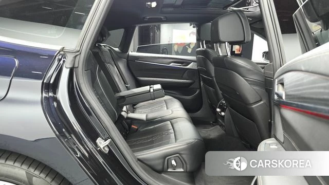 BMW 6 Series GT (G32) 2022 Черный из Кореи, фото 2