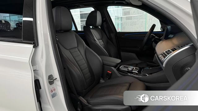 BMW iX3 2024 Белый из Кореи, фото 2