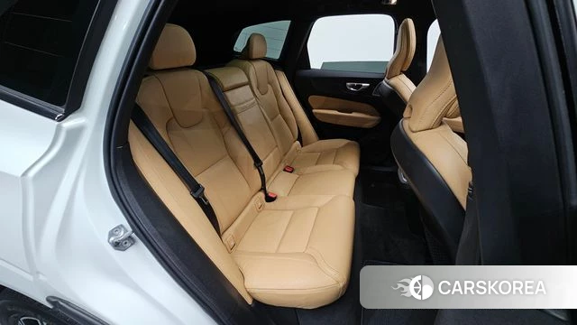 Volvo XC60 second Generation 2021 Белый из Кореи, фото 2