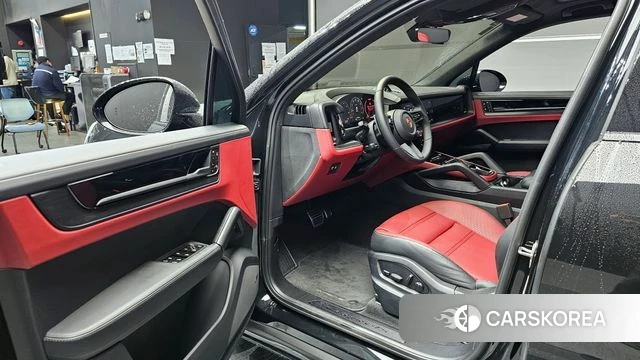 Porsche Cayenne (PO536) 2025 Черный из Кореи, фото 2