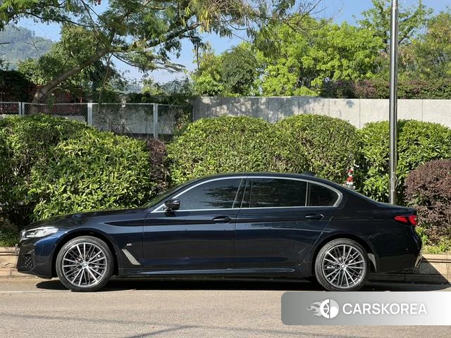 BMW 5 series 2023 Черный из Китая, фото 2
