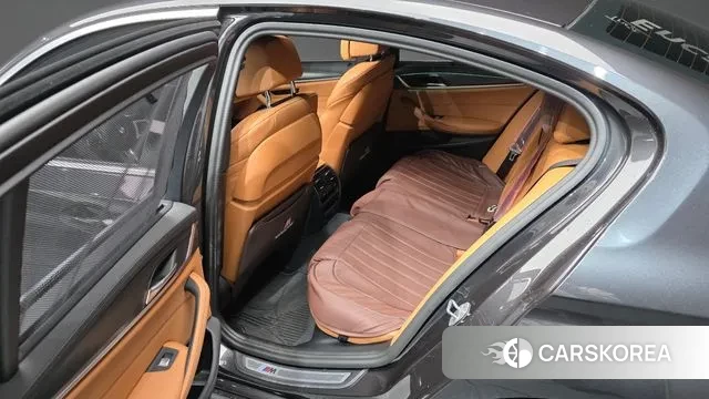 BMW 5 Series (G30) 2023 Серый из Кореи, фото 2