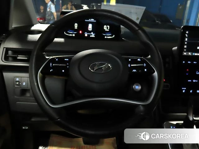 Hyundai Staria 2023 Белый из Кореи, фото 2
