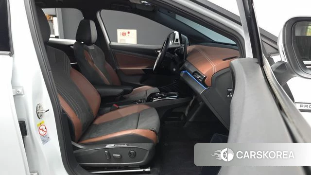 Volkswagen ID.4 2022 Белый из Кореи, фото 2