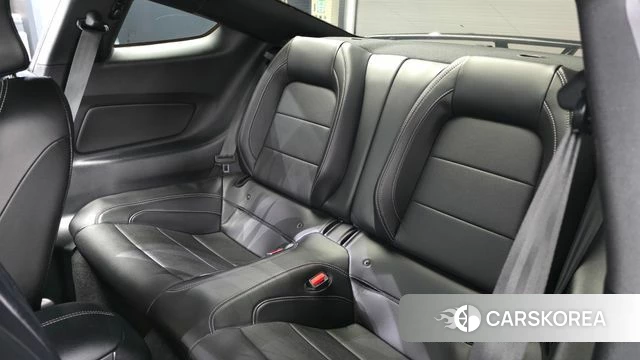 Ford Mustang 2022 Черный из Кореи, фото 2