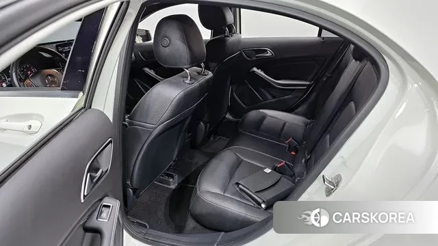 Mercedes-Benz A-Class W176 2018 Белый из Кореи, фото 2