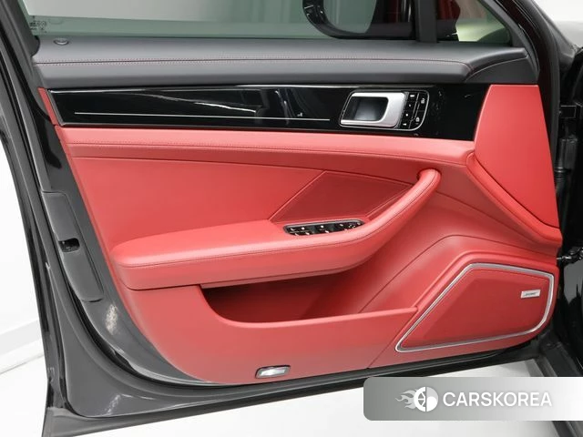 Porsche Panamera (971) 2020 Черный из Кореи, фото 2