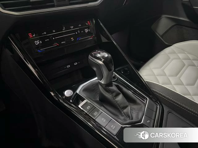 Volkswagen Tanyue 2023 Черный из Китая, фото 2