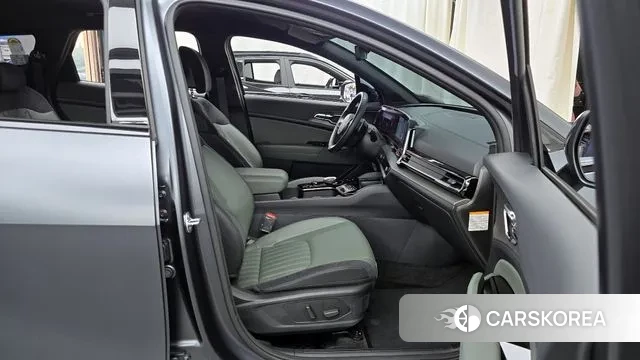 Kia Sportage 5th Generation Hybrid 2024 Серый из Кореи, фото 2